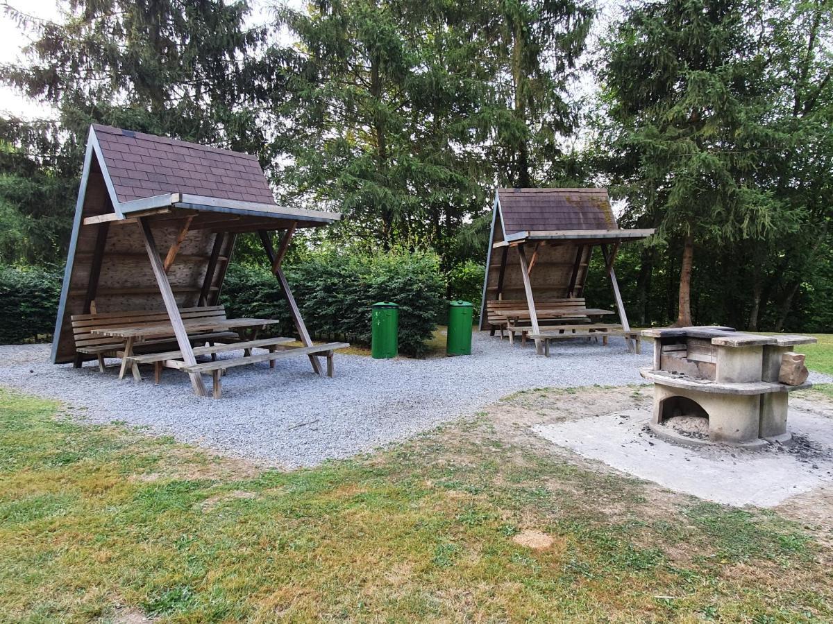 Bungalow 69, Durbuy, La Vie En Rose Exterior photo
